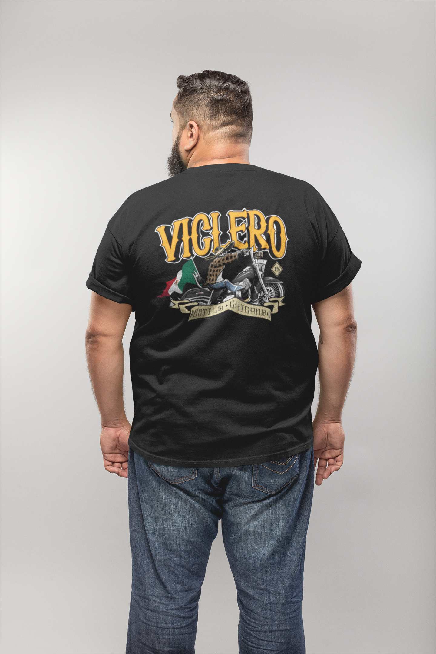 Larger back print of "Viclero Estilo Chicano" T-shirt showcasing the detailed graphic.