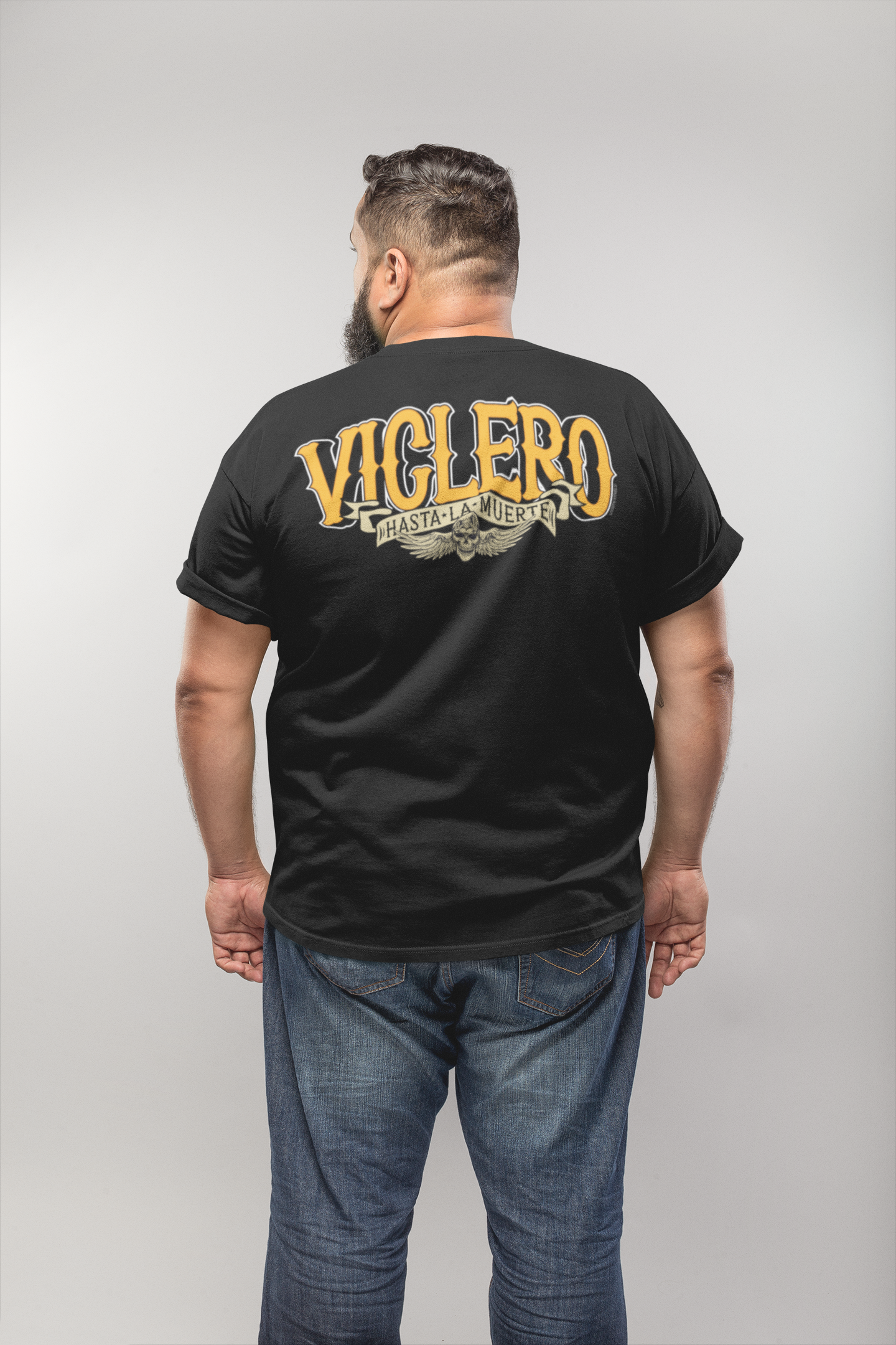 Larger back print of "Viclero Hasta la Muerte" T-shirt.